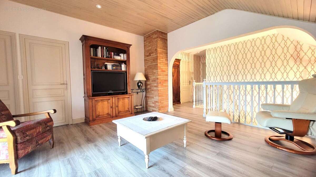 Maison à LA MEMBROLLE-SUR-LONGUENEE