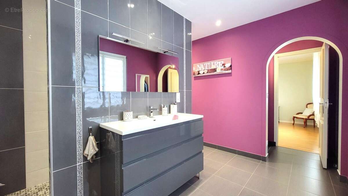 Maison à LA MEMBROLLE-SUR-LONGUENEE