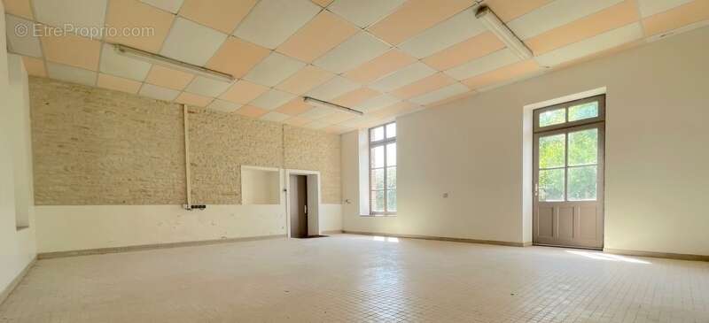 Maison à SAINTE-RADEGONDE-DES-NOYERS