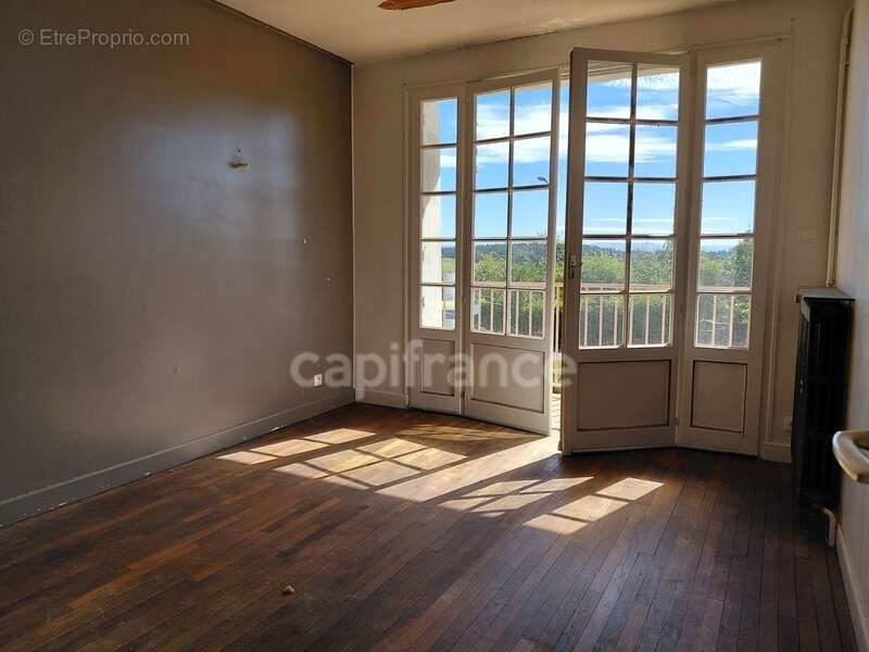 Commerce à MONTSALVY