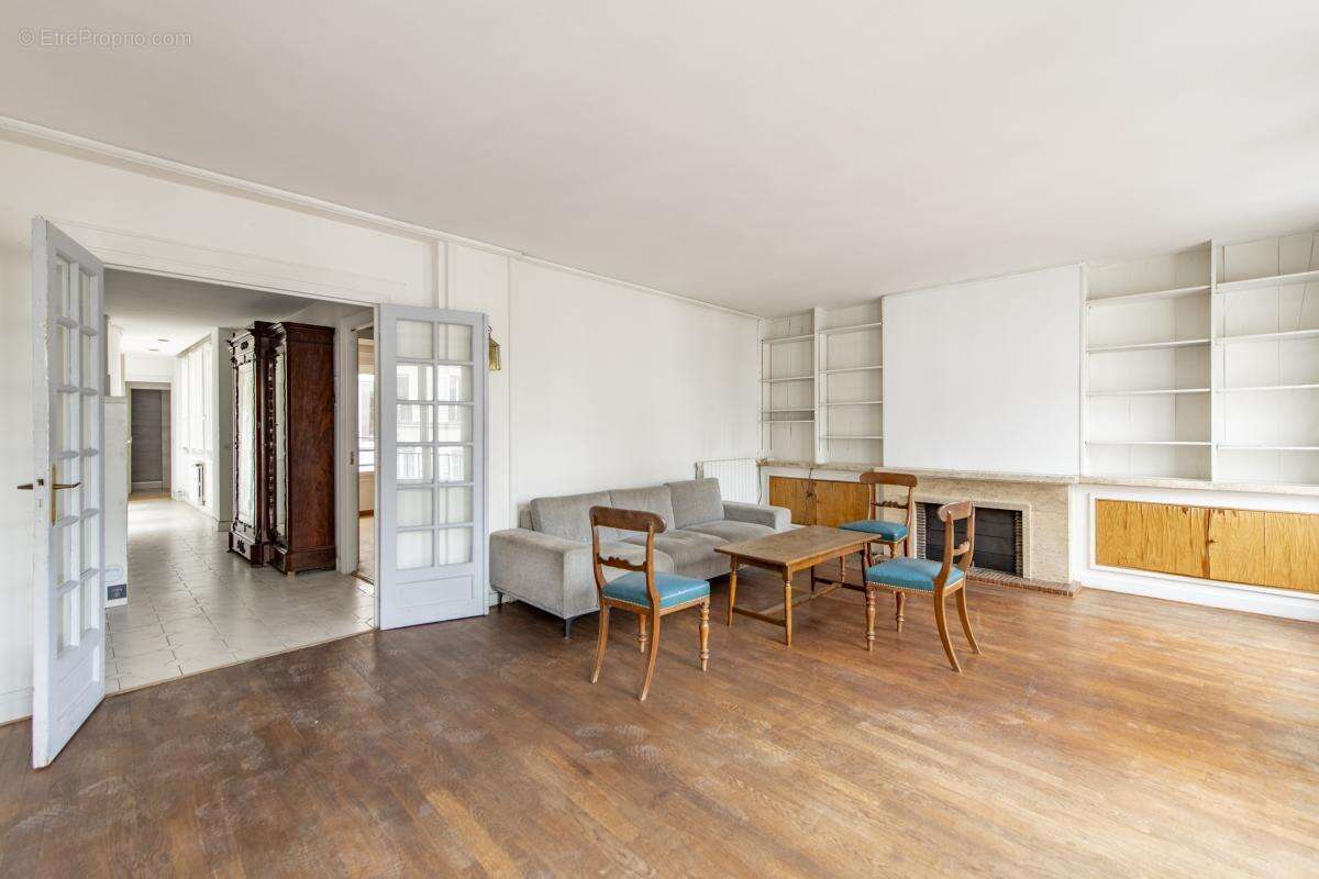 Appartement à PARIS-10E