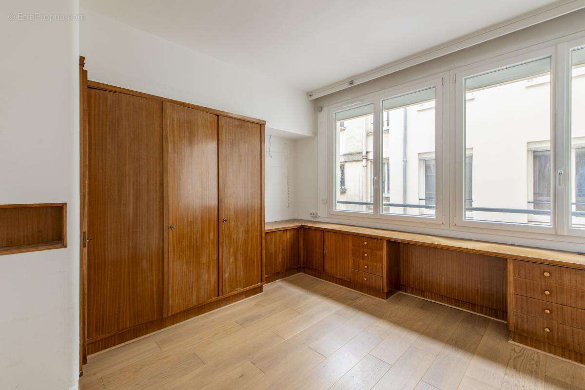 Appartement à PARIS-10E