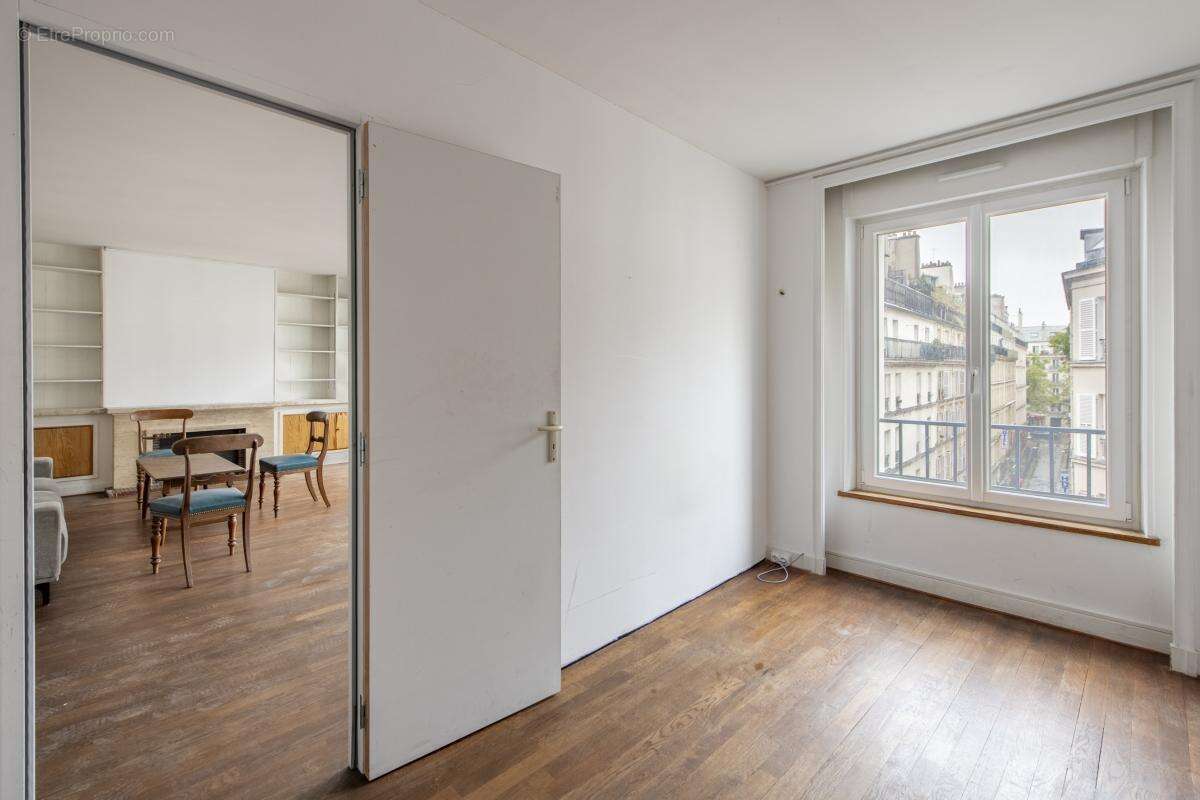 Appartement à PARIS-10E