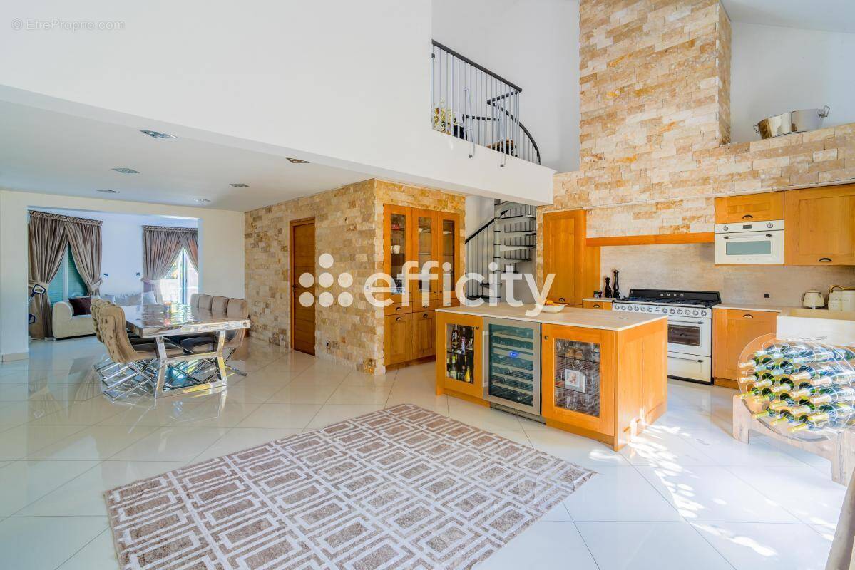 Maison à MONTFERMEIL