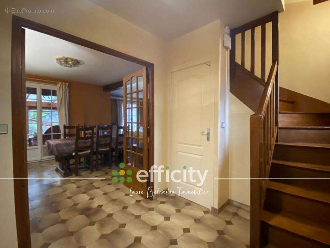 Maison à CHEVRY-COSSIGNY