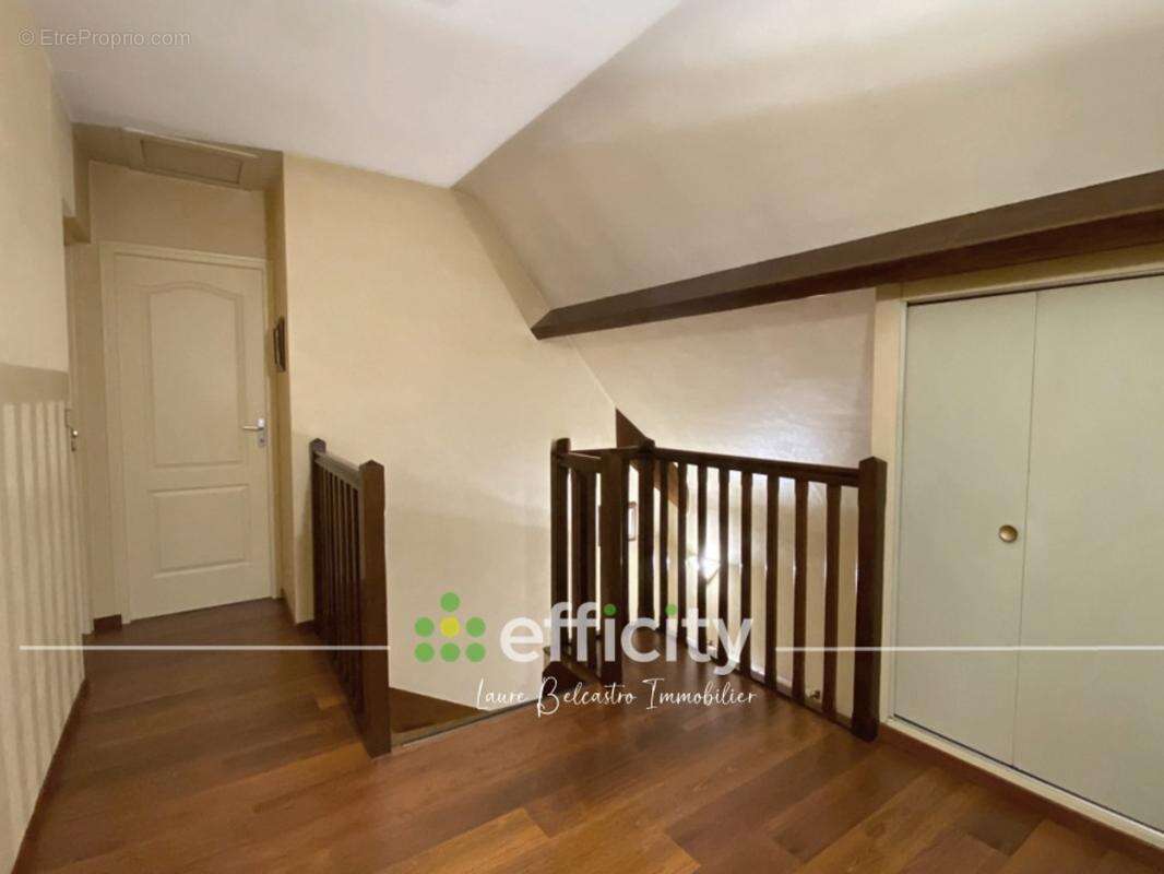 Maison à CHEVRY-COSSIGNY