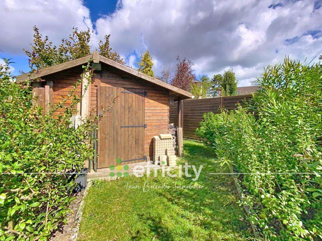 Maison à CHEVRY-COSSIGNY