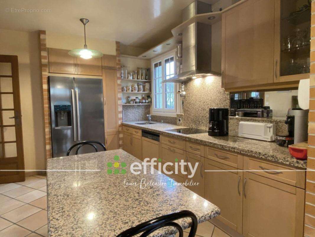 Maison à CHEVRY-COSSIGNY