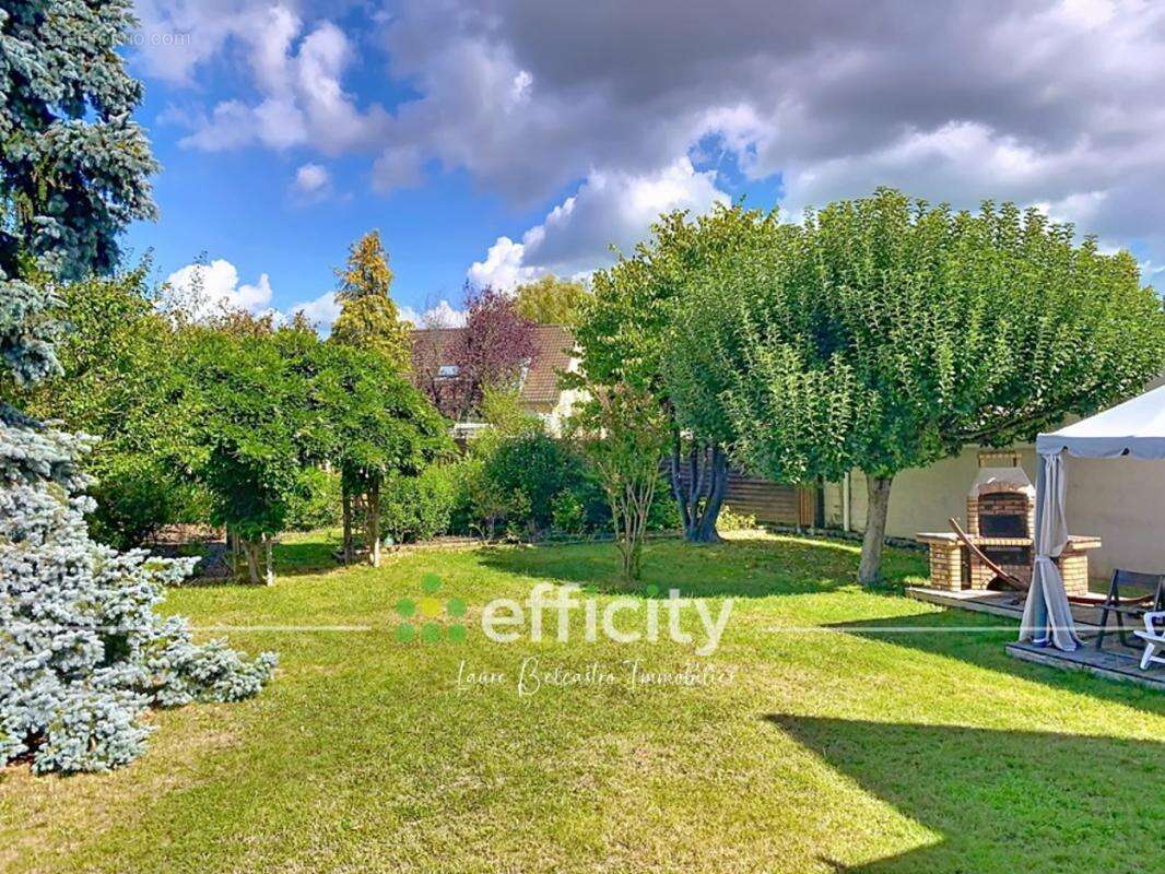 Maison à CHEVRY-COSSIGNY