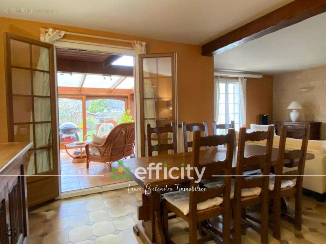 Maison à CHEVRY-COSSIGNY