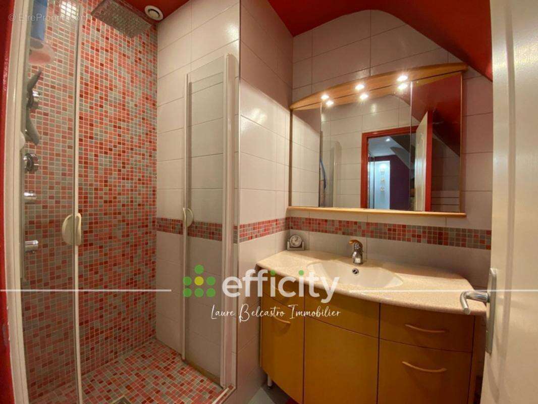 Maison à CHEVRY-COSSIGNY