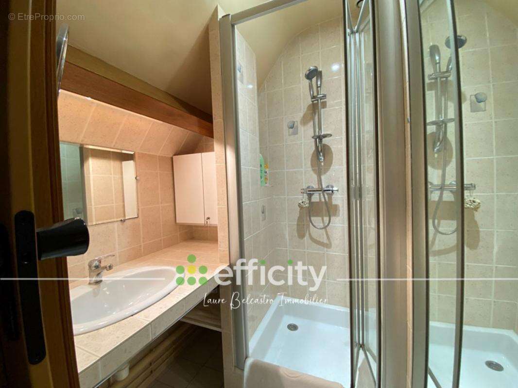 Maison à CHEVRY-COSSIGNY