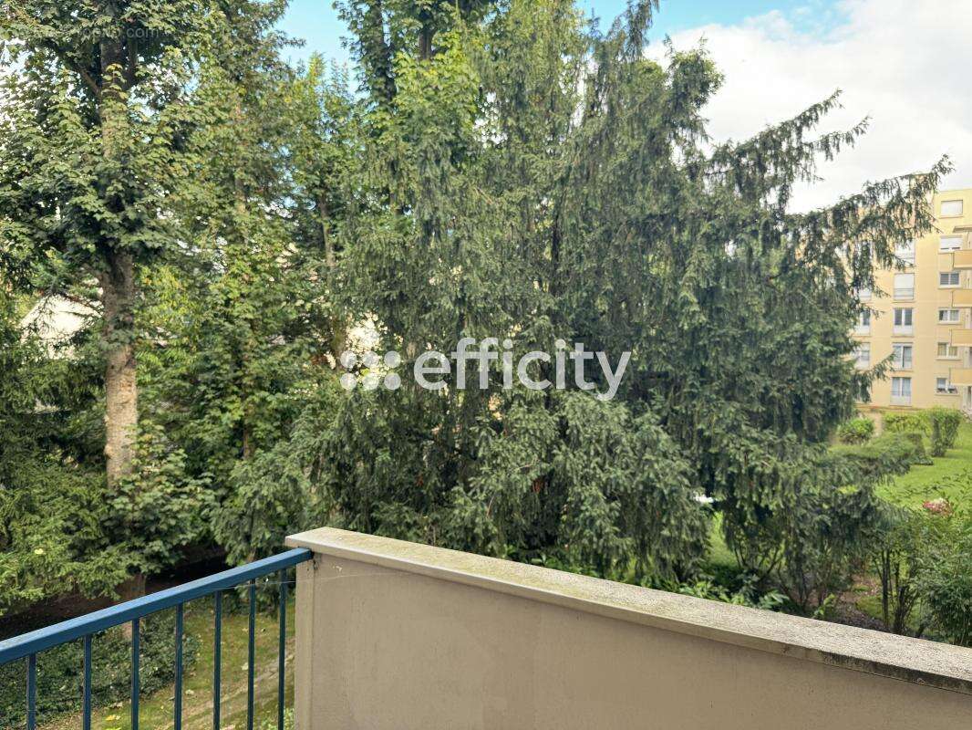 Appartement à SAINT-MAUR-DES-FOSSES