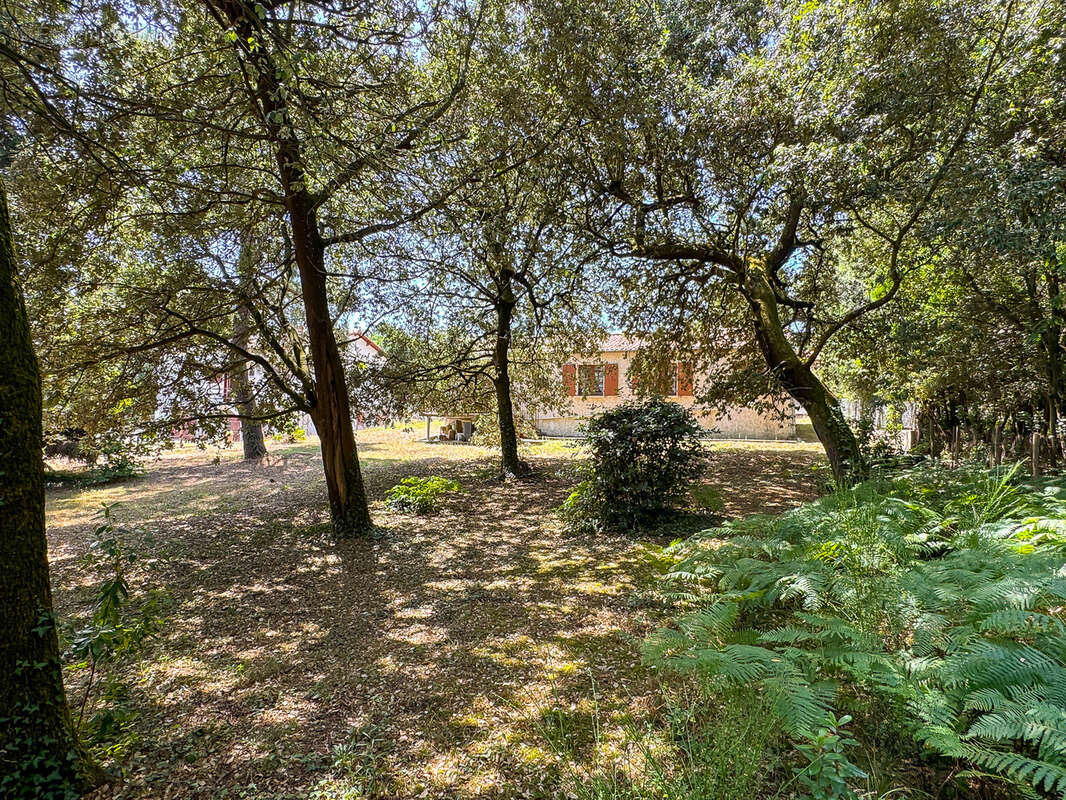 Terrain à SAINT-PALAIS-SUR-MER