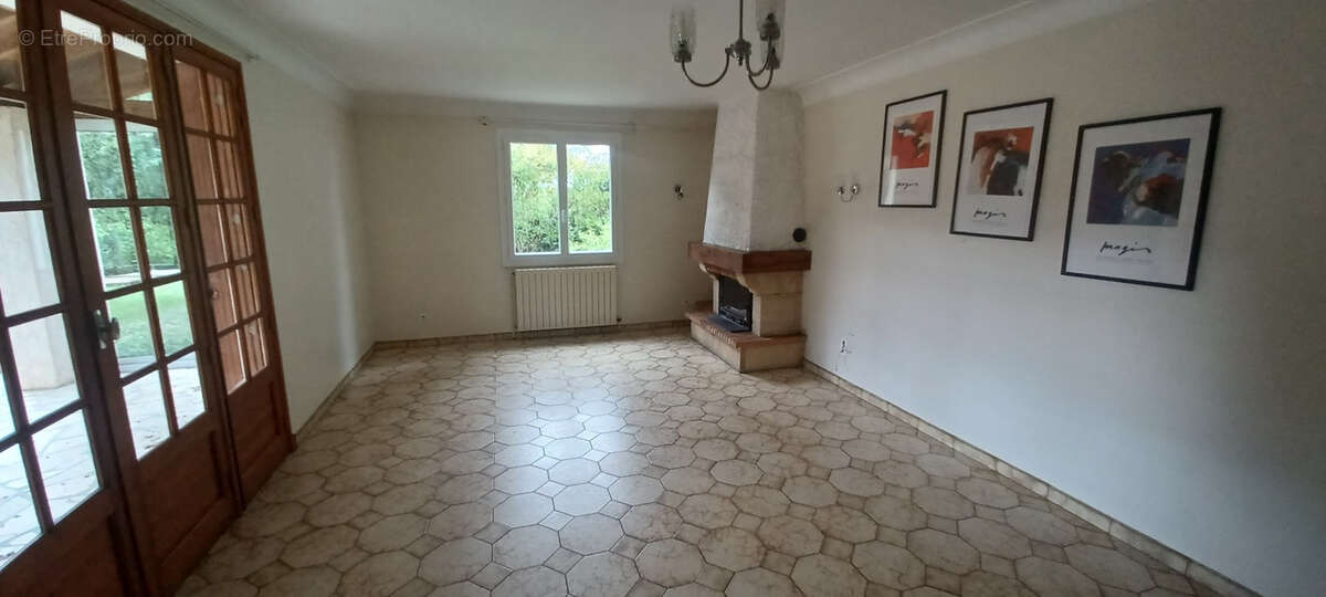 Maison à SAINT-NAZAIRE-DE-VALENTANE