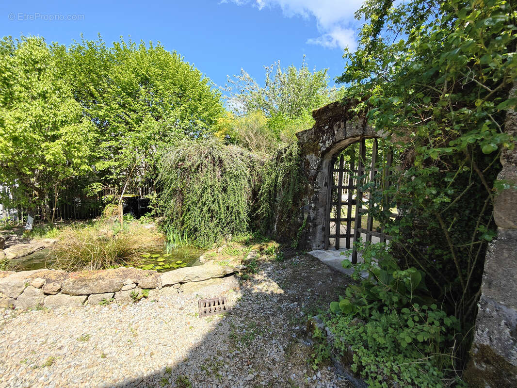 Maison à SAINT-ELOI