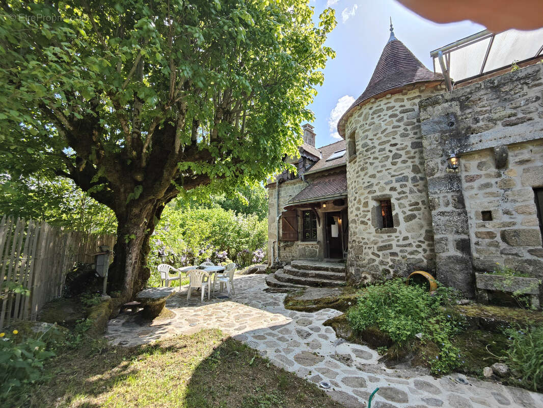 Maison à SAINT-ELOI