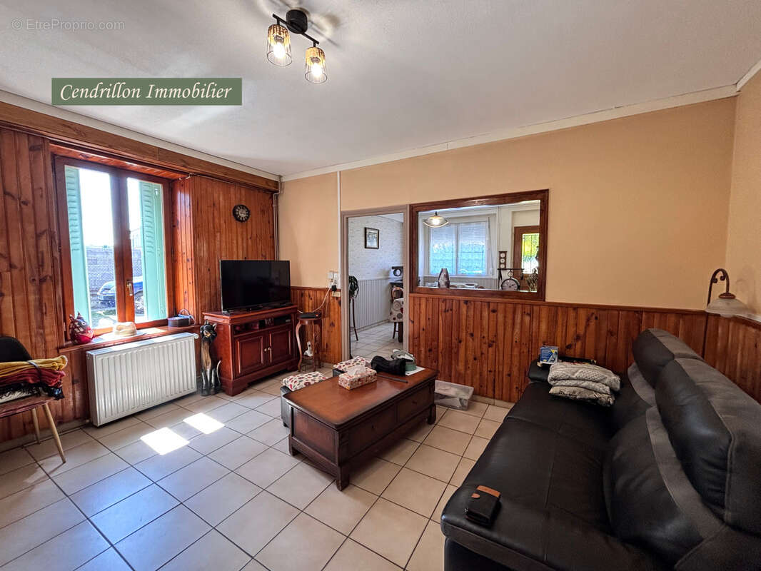 Maison à AZAT-CHATENET