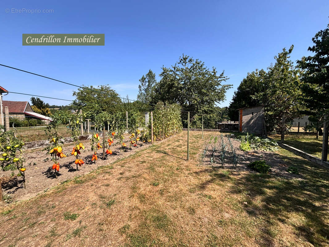 Maison à AZAT-CHATENET