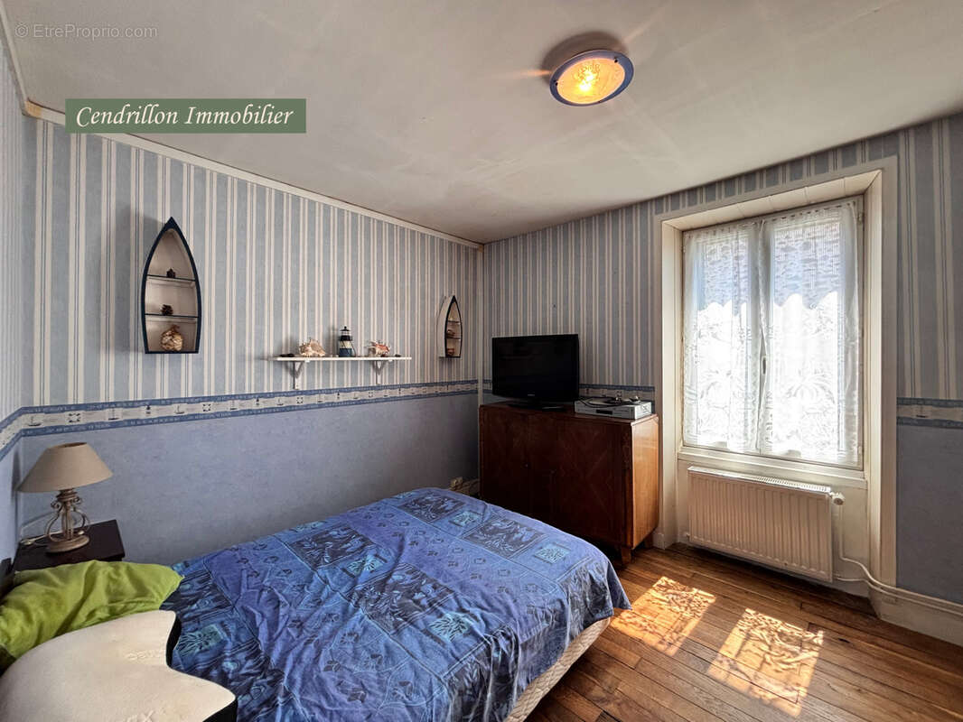 Maison à AZAT-CHATENET