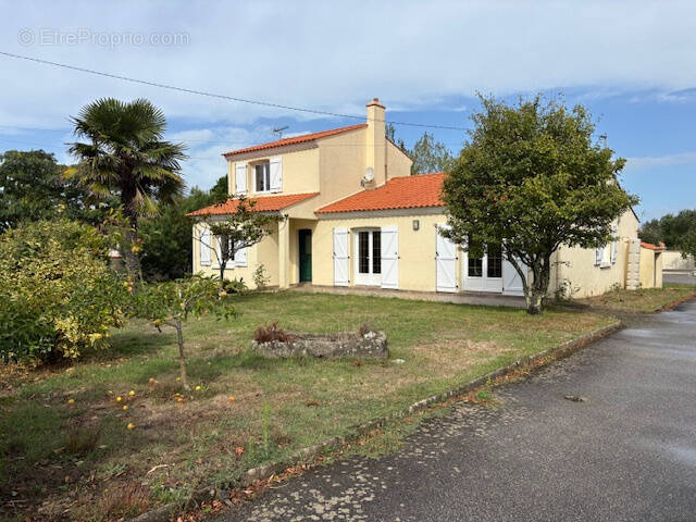 Maison à TALMONT-SAINT-HILAIRE