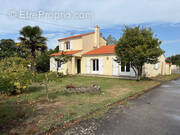 Maison à TALMONT-SAINT-HILAIRE