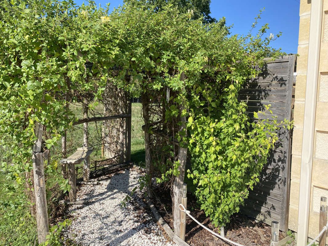 Maison à SAINT-ASTIER
