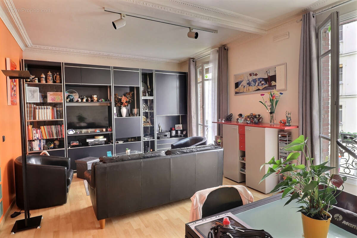 Appartement à PARIS-14E