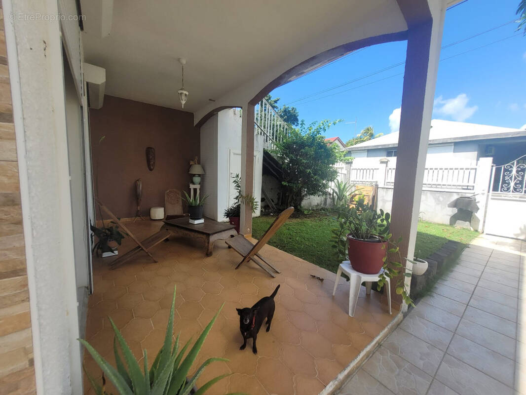 Maison à BAIE-MAHAULT