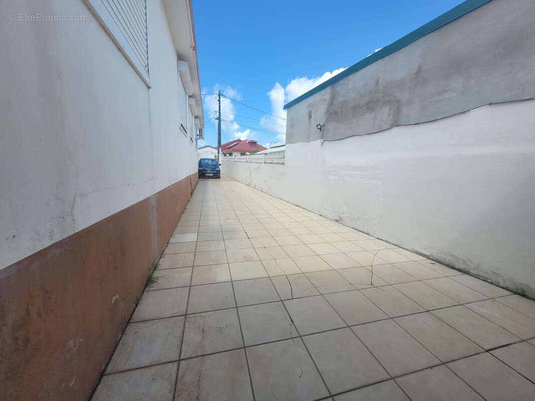 Maison à BAIE-MAHAULT