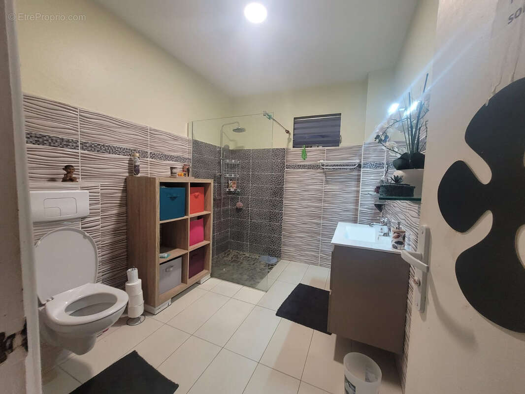 Maison à BAIE-MAHAULT