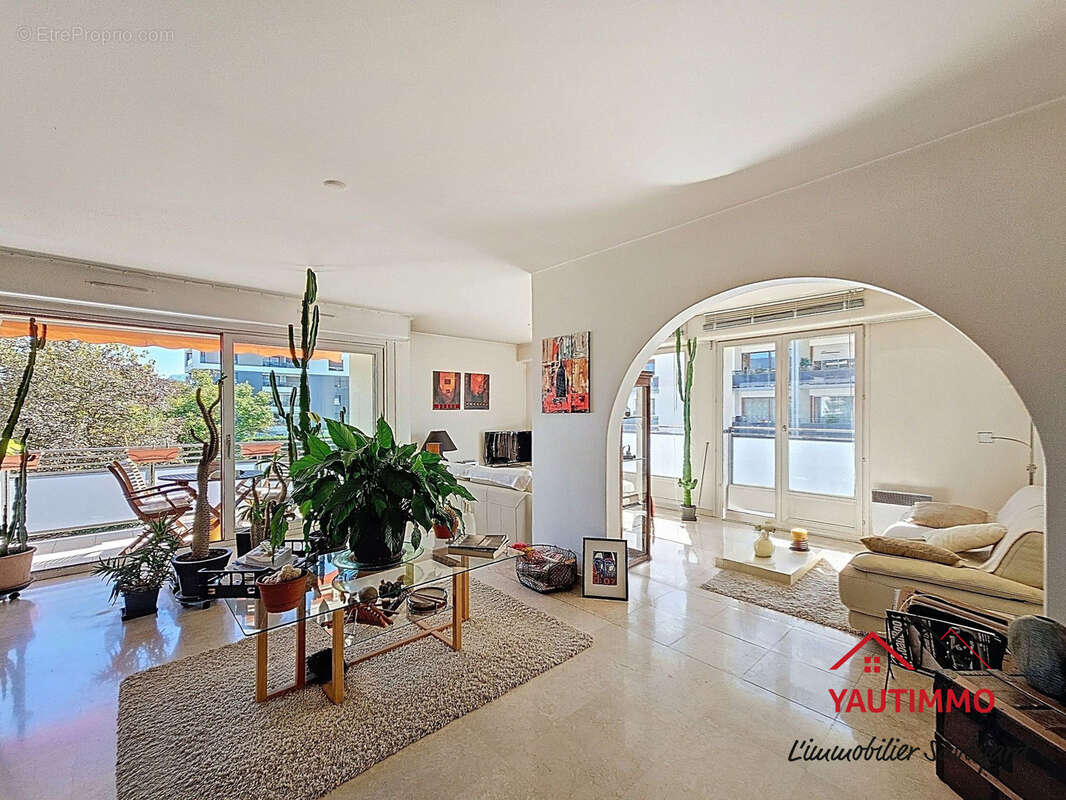 Appartement à AMBILLY