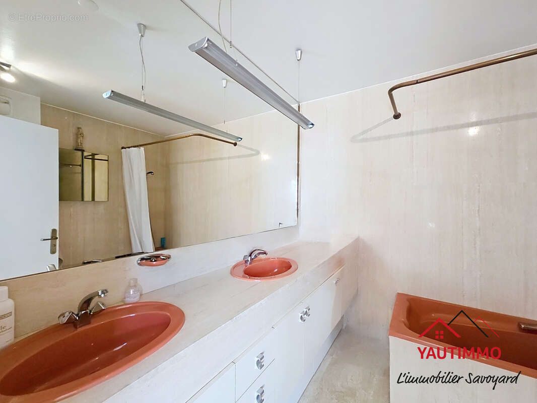 Appartement à AMBILLY