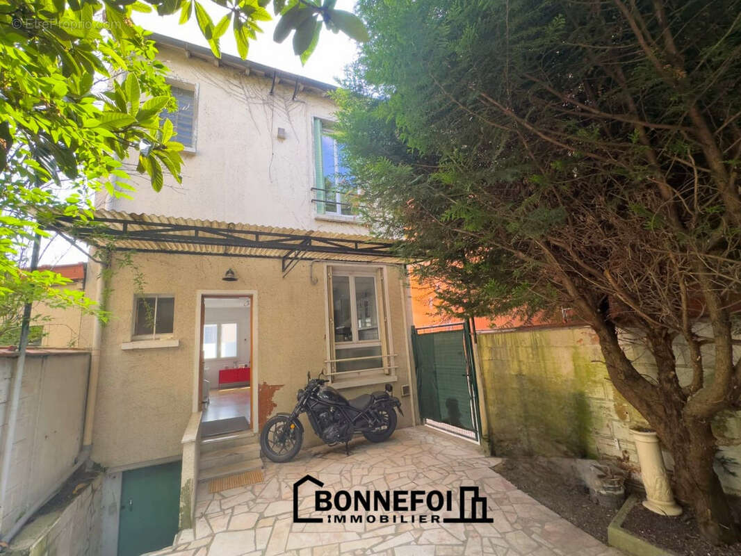 Maison à CHAMPIGNY-SUR-MARNE