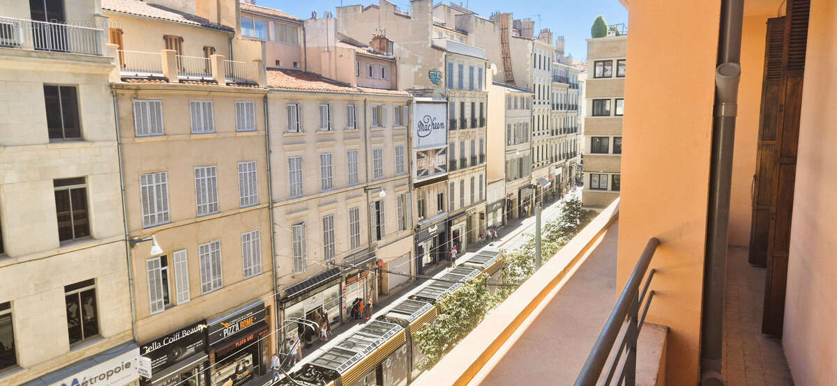 Appartement à MARSEILLE-1E