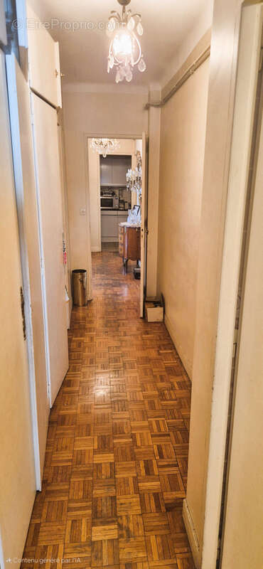 Appartement à MARSEILLE-1E