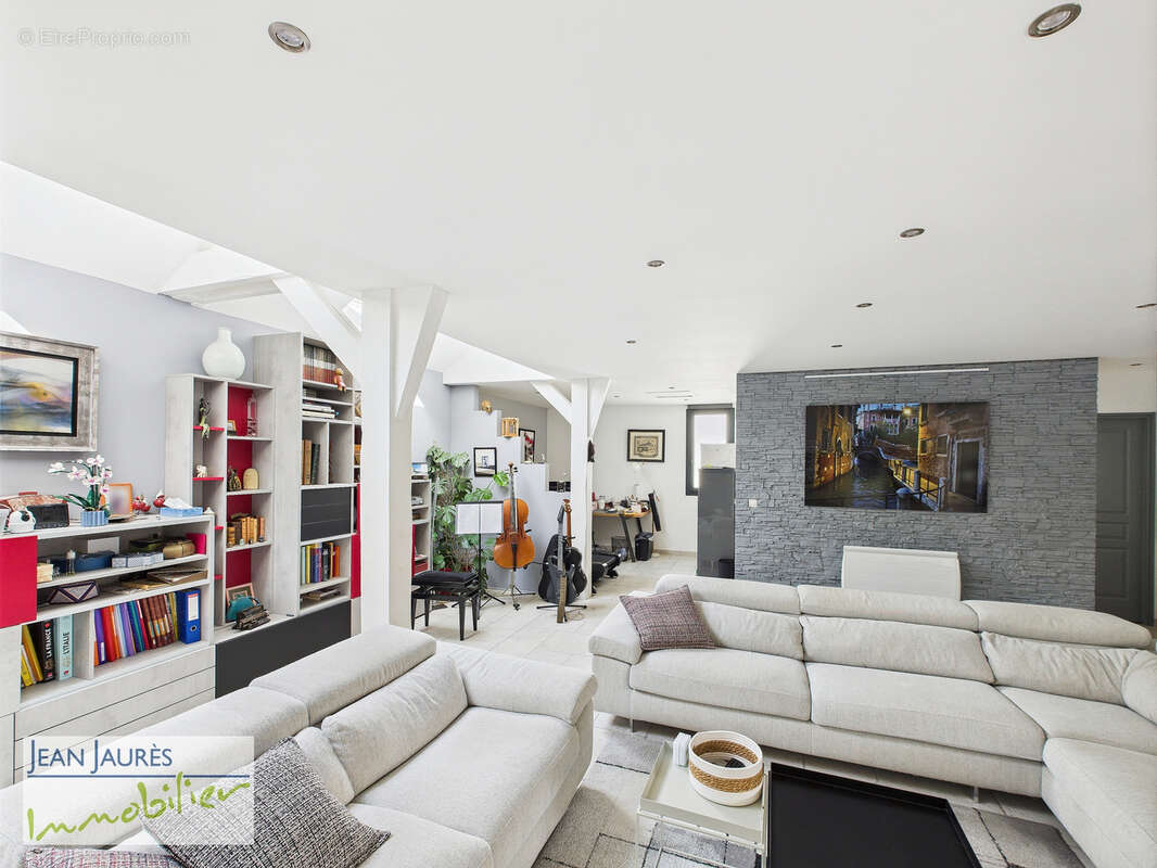 Autre à SAINTE-SAVINE