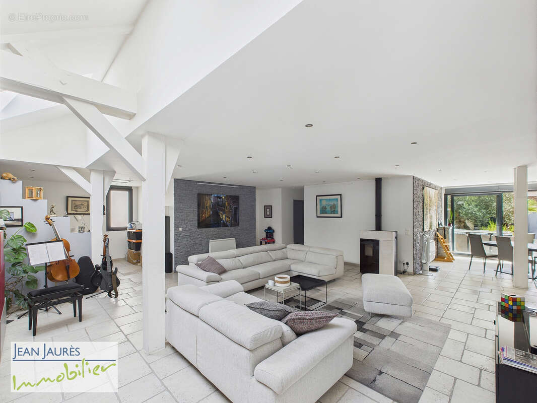 Autre à SAINTE-SAVINE