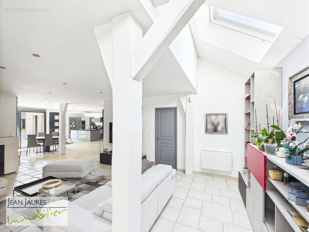 Autre à SAINTE-SAVINE