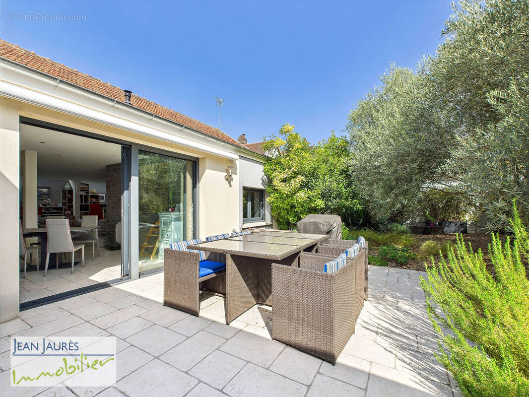 Autre à SAINTE-SAVINE