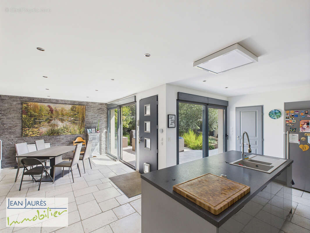 Autre à SAINTE-SAVINE