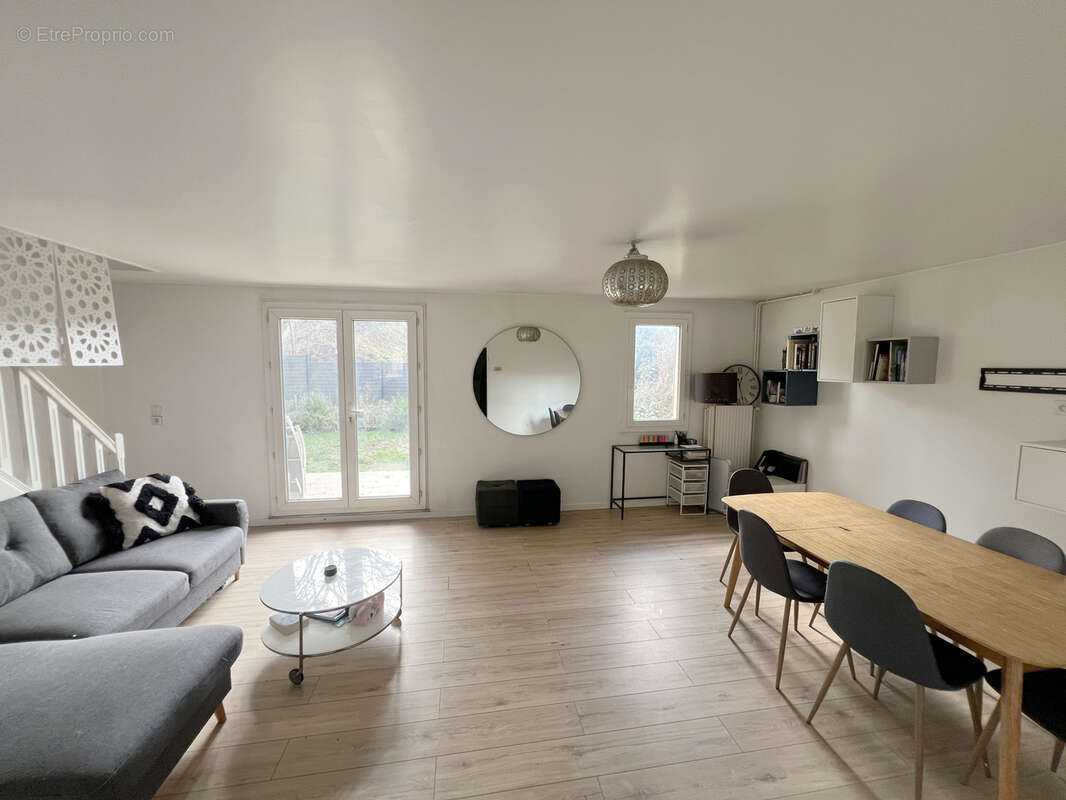 Maison à PONTAULT-COMBAULT