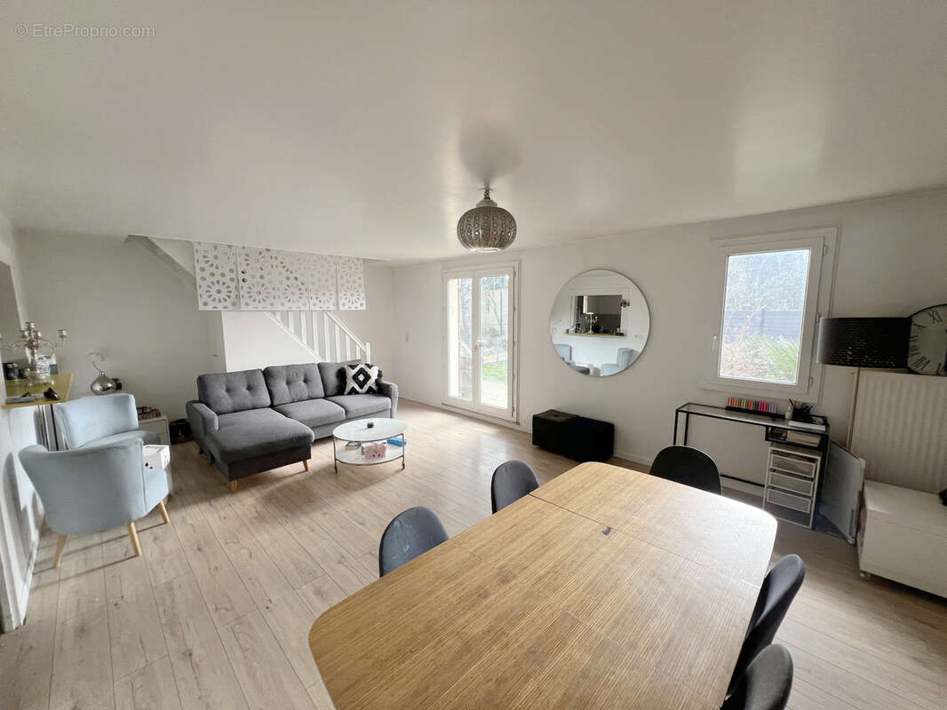 Maison à PONTAULT-COMBAULT