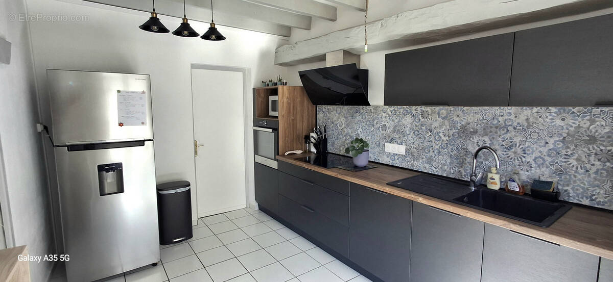 Maison à FLEURY-LA-VALLEE