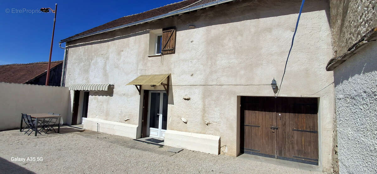 Maison à FLEURY-LA-VALLEE