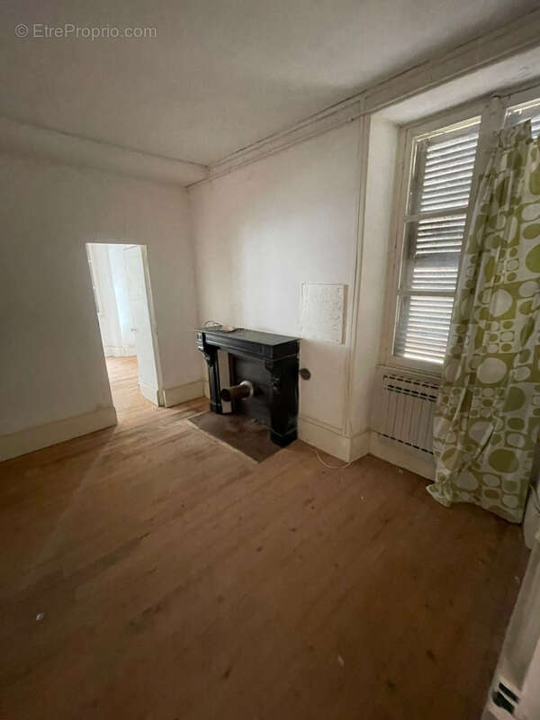 Maison à SAINT-SATUR