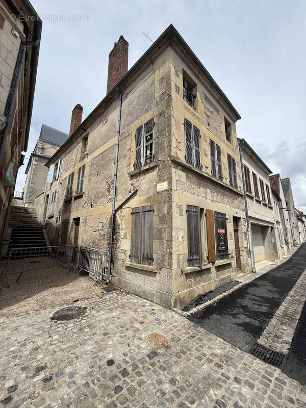 Maison à SAINT-SATUR