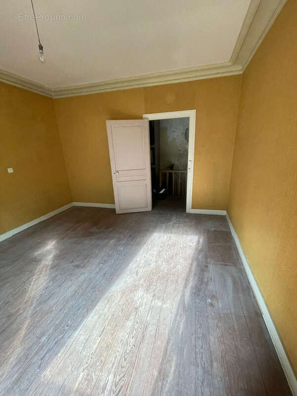 Maison à SAINT-SATUR