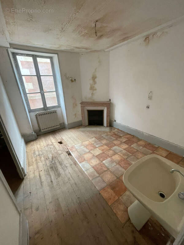 Maison à SAINT-SATUR