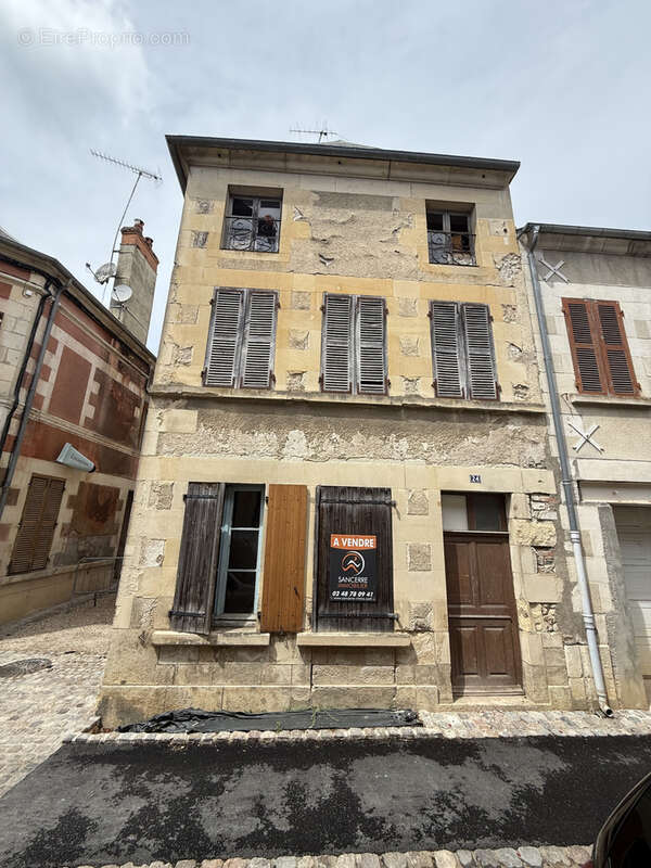 Maison à SAINT-SATUR